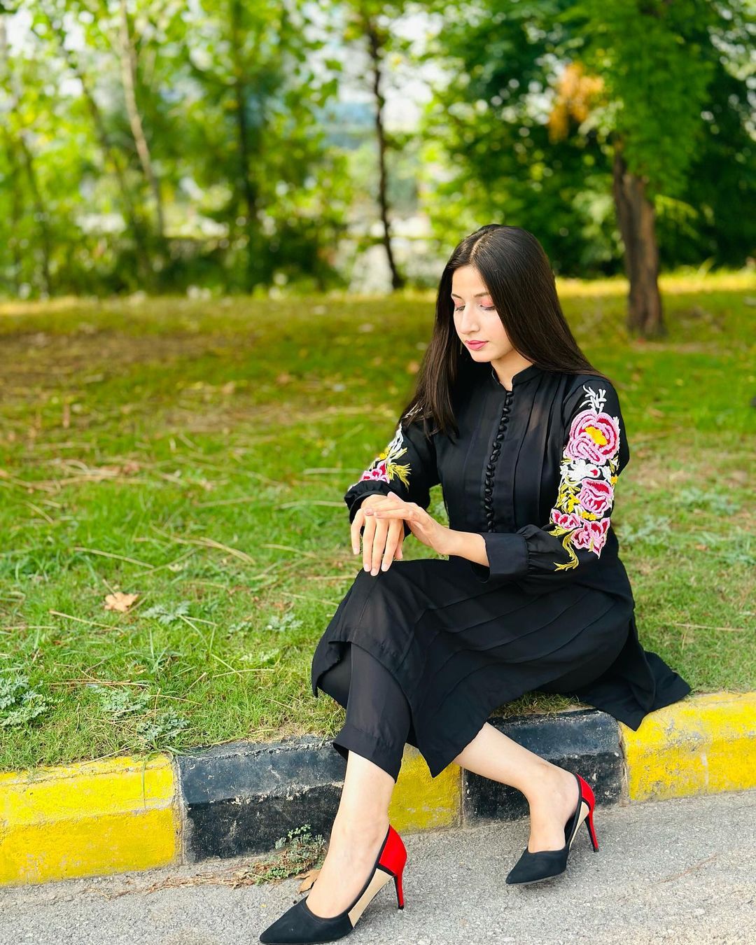 Hoor  Embroidered on Arm