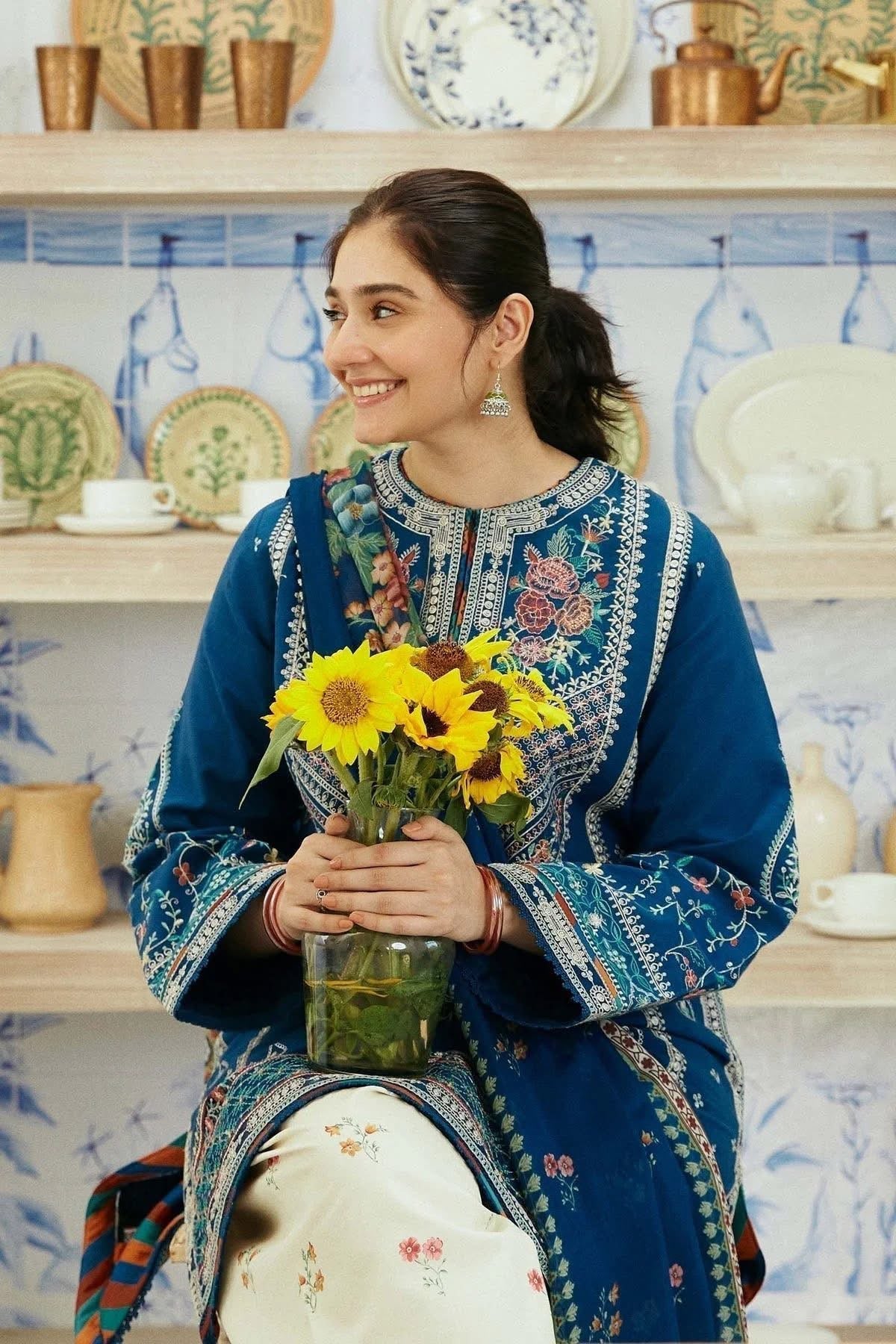 Reet-Riwaaj special Lawn Sajjal Embroidered 3pcs