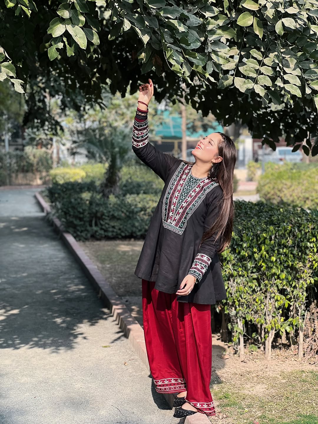 Mehrunisa Embroidered 2pc