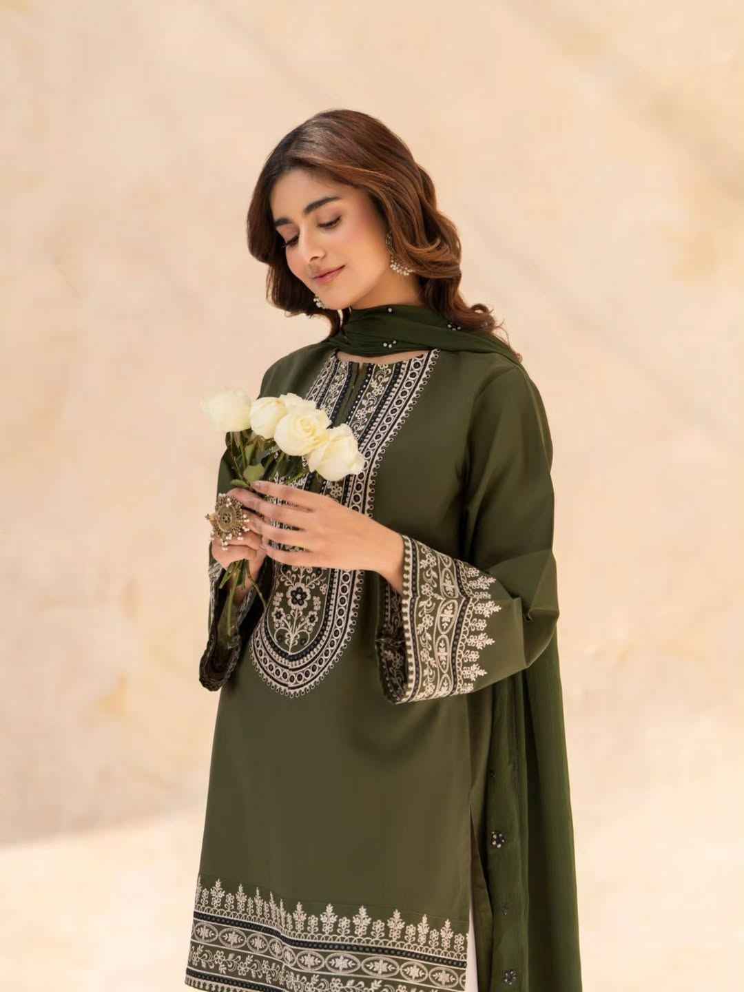 Reet-Riwaaj Gulnar embroidered 3pcs