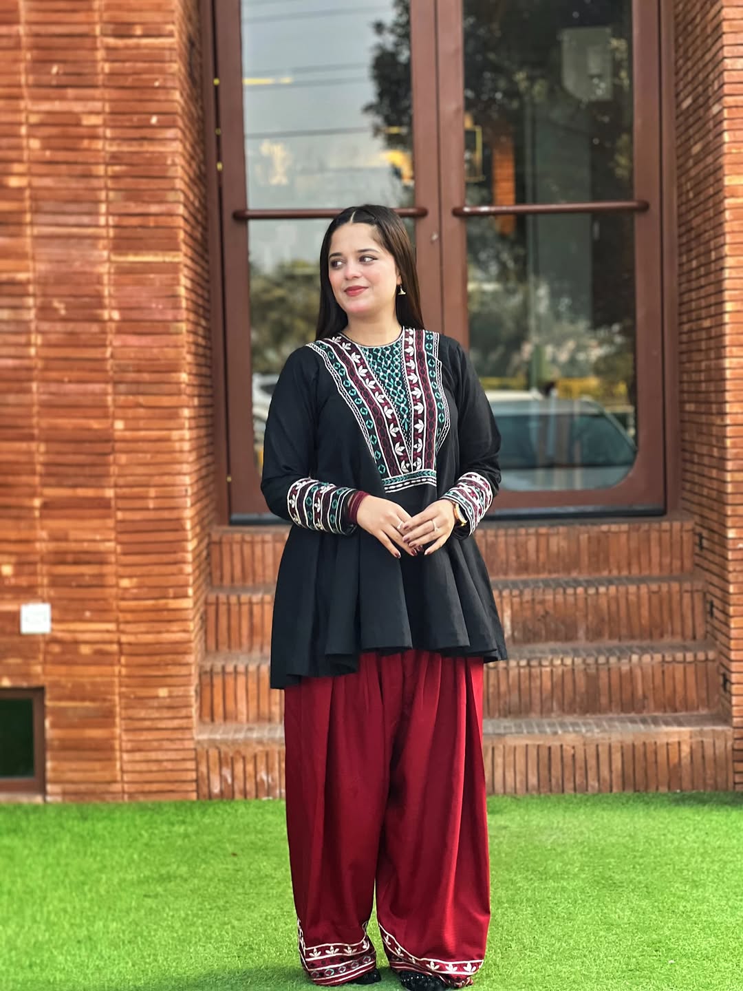 Mehrunisa Embroidered 2pc