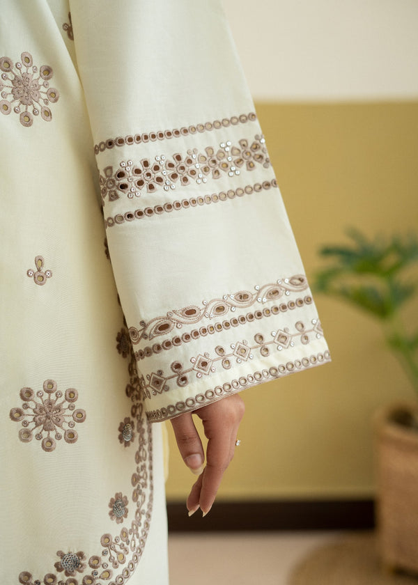 ivory charm 2pcs