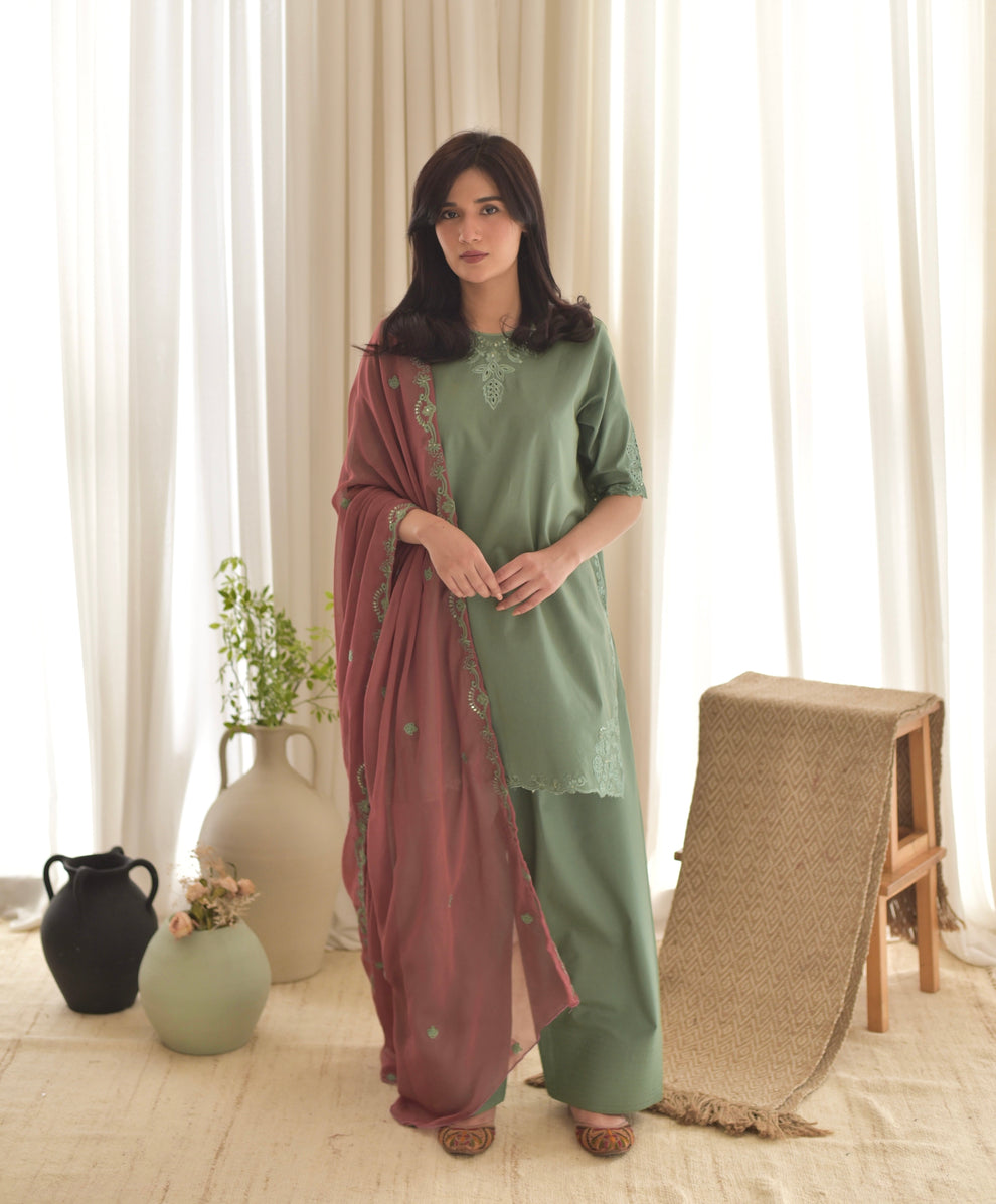 50%Off trending Special Lawn Pista Zola Embroidered 3pc