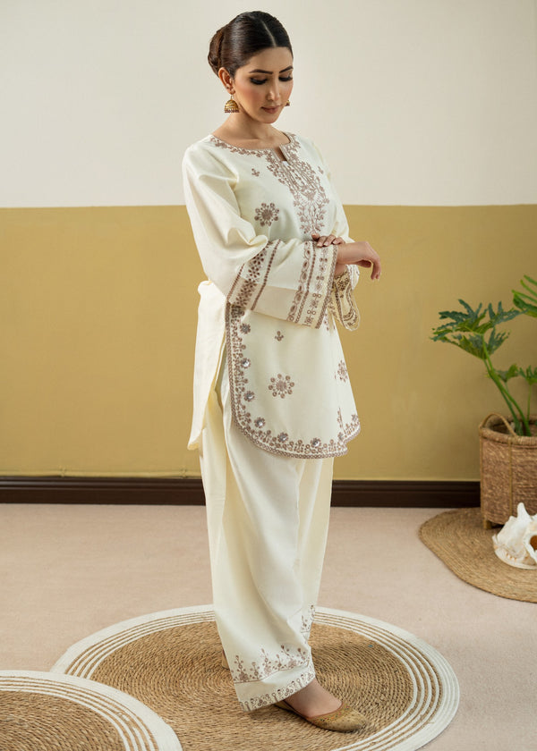 ivory charm 2pcs