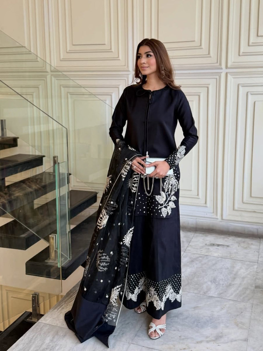 Reet-Riwaaj Lawn Emroiderd Black pearl 3pcs